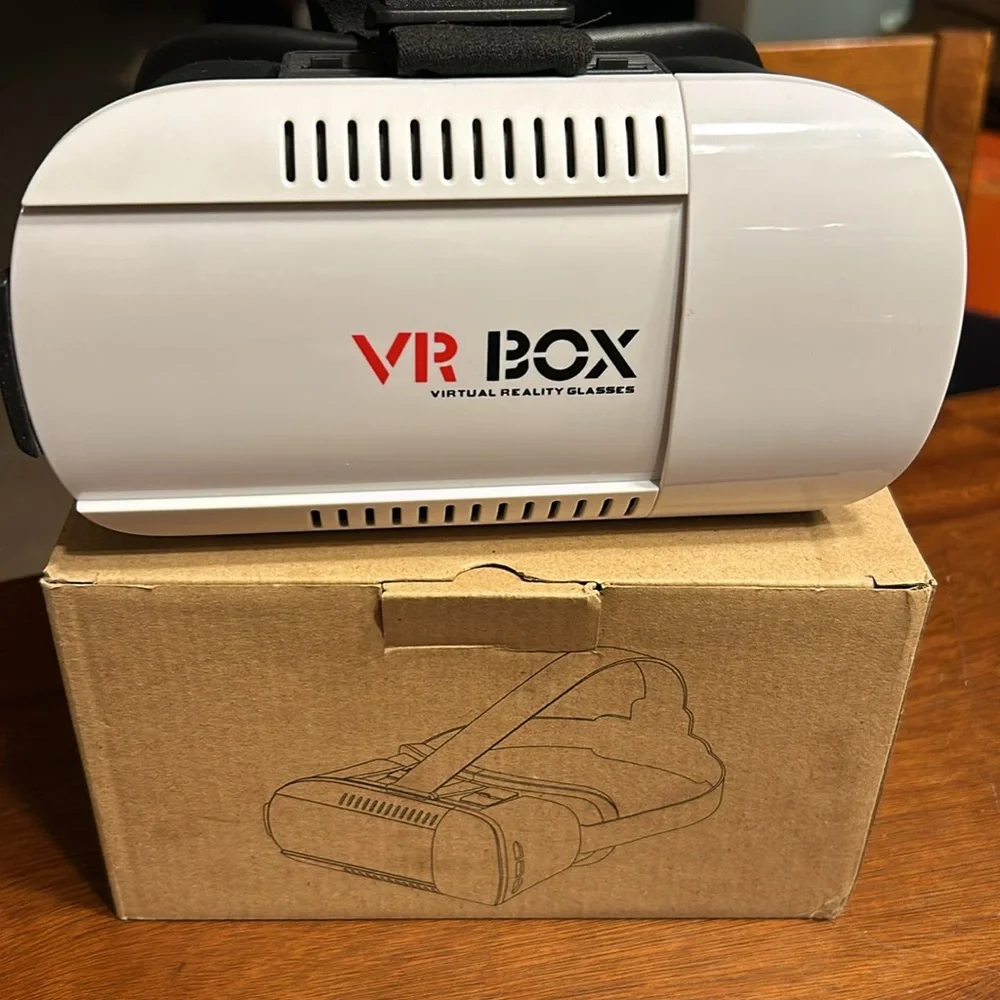 Set of 2 VR headsets and a Merge Cube!